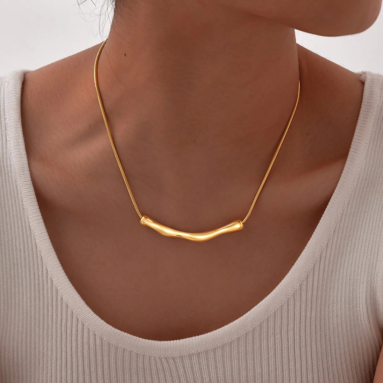 18K Gold Plated Artistic Necklace – Modern, Bold &amp; Uniquely Stylish