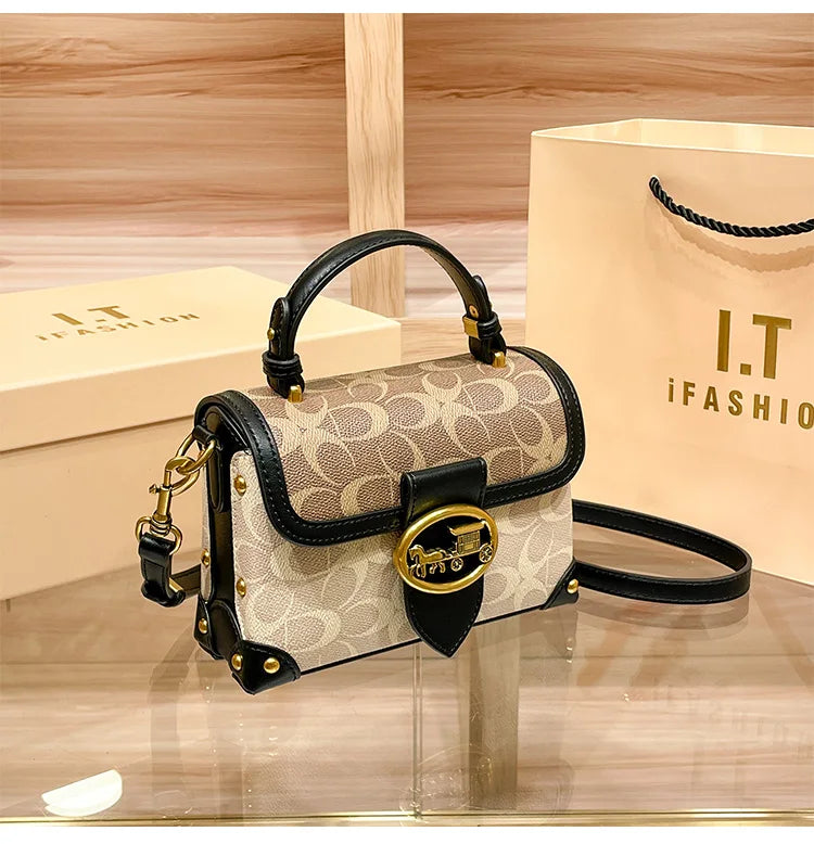 Cleo Vintage Carriage Bag — Classic Luxury, Timeless Charm