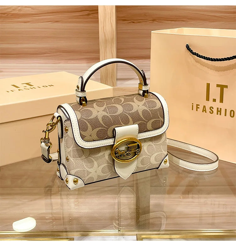 Cleo Vintage Carriage Bag — Classic Luxury, Timeless Charm